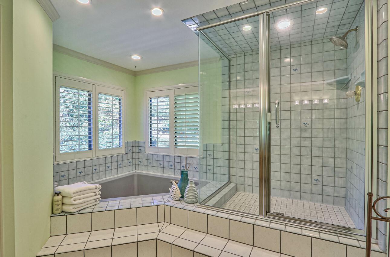 Detail Gallery Image 36 of 55 For 18422 Meadow Ridge Rd, Salinas,  CA 93907 - 4 Beds | 3 Baths