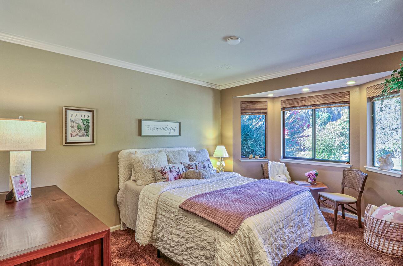 Detail Gallery Image 38 of 55 For 18422 Meadow Ridge Rd, Salinas,  CA 93907 - 4 Beds | 3 Baths