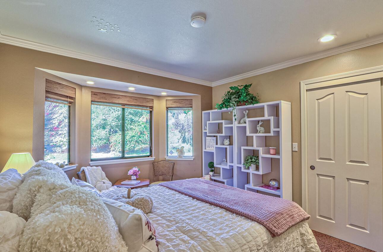 Detail Gallery Image 39 of 55 For 18422 Meadow Ridge Rd, Salinas,  CA 93907 - 4 Beds | 3 Baths