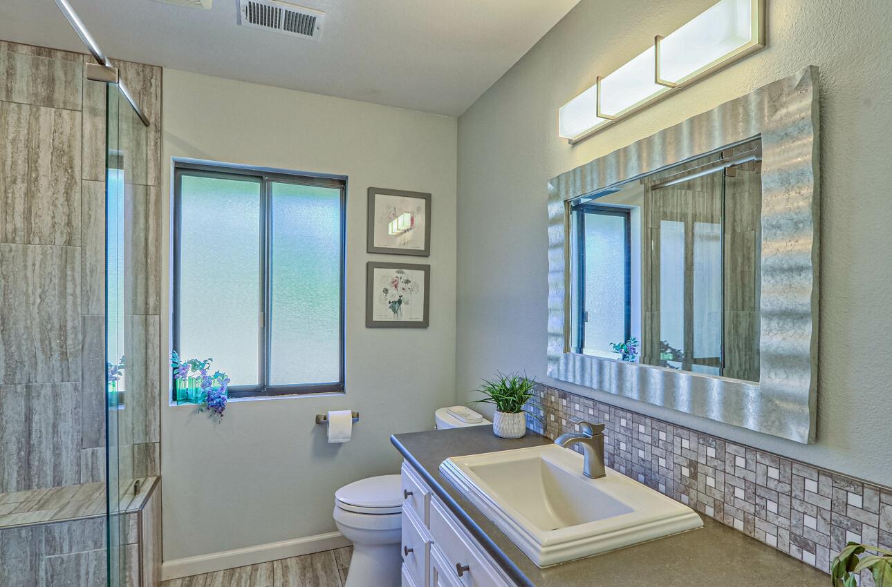 Detail Gallery Image 41 of 55 For 18422 Meadow Ridge Rd, Salinas,  CA 93907 - 4 Beds | 3 Baths