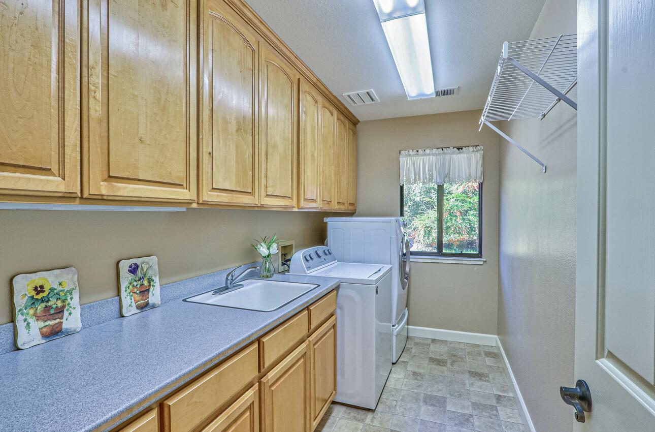 Detail Gallery Image 47 of 55 For 18422 Meadow Ridge Rd, Salinas,  CA 93907 - 4 Beds | 3 Baths