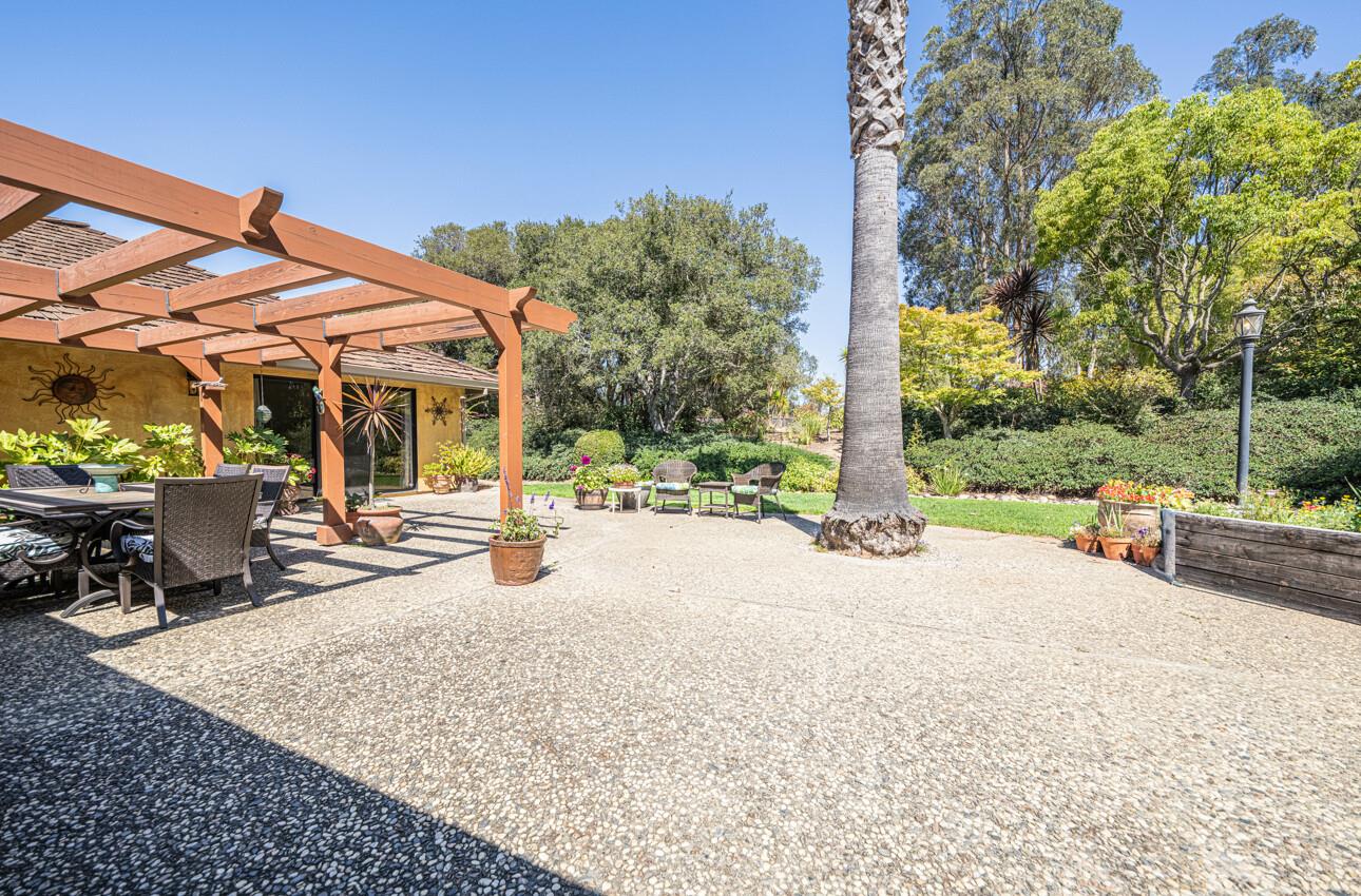 Detail Gallery Image 49 of 55 For 18422 Meadow Ridge Rd, Salinas,  CA 93907 - 4 Beds | 3 Baths