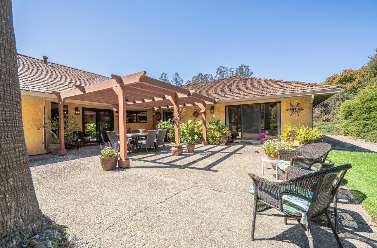 Detail Gallery Image 50 of 55 For 18422 Meadow Ridge Rd, Salinas,  CA 93907 - 4 Beds | 3 Baths