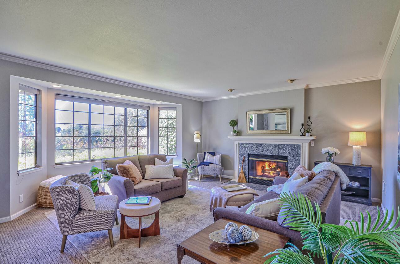 Detail Gallery Image 7 of 55 For 18422 Meadow Ridge Rd, Salinas,  CA 93907 - 4 Beds | 3 Baths