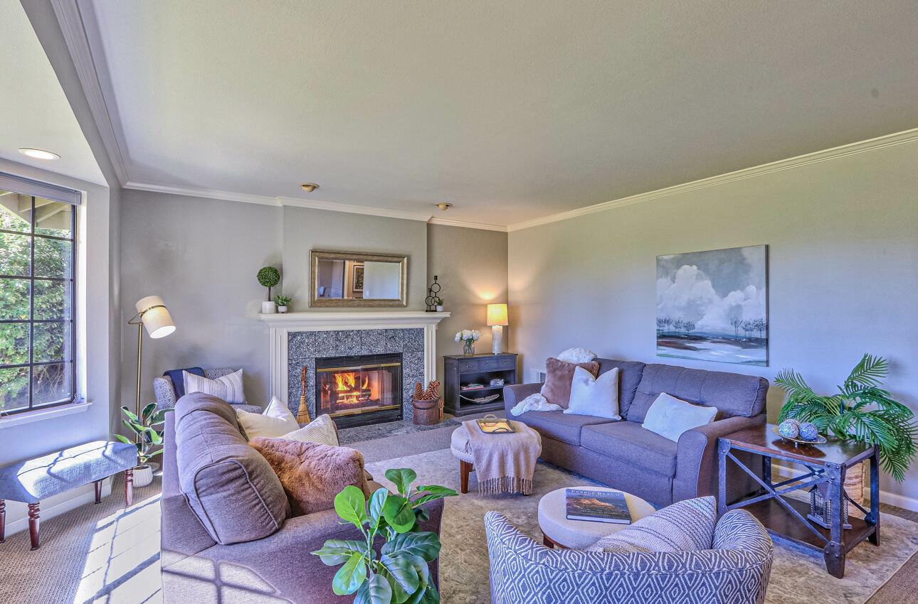 Detail Gallery Image 8 of 55 For 18422 Meadow Ridge Rd, Salinas,  CA 93907 - 4 Beds | 3 Baths