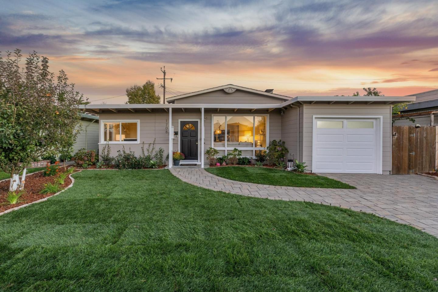 Detail Gallery Image 2 of 67 For 1708 Newbridge Ave, San Mateo,  CA 94401 - 2 Beds | 1 Baths