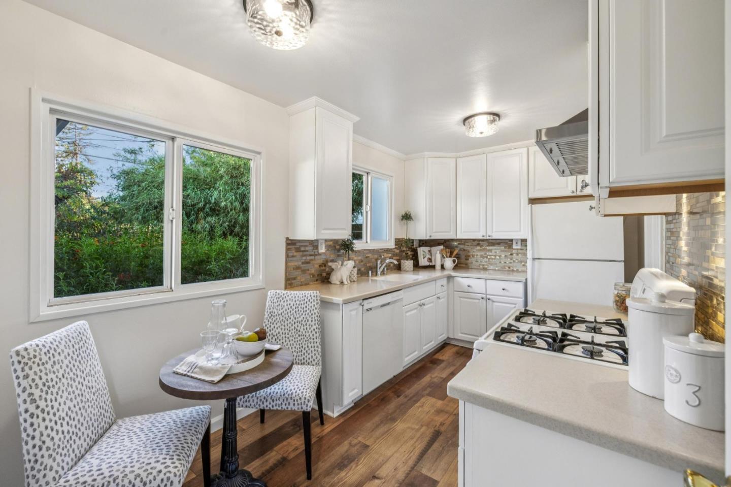 Detail Gallery Image 23 of 67 For 1708 Newbridge Ave, San Mateo,  CA 94401 - 2 Beds | 1 Baths