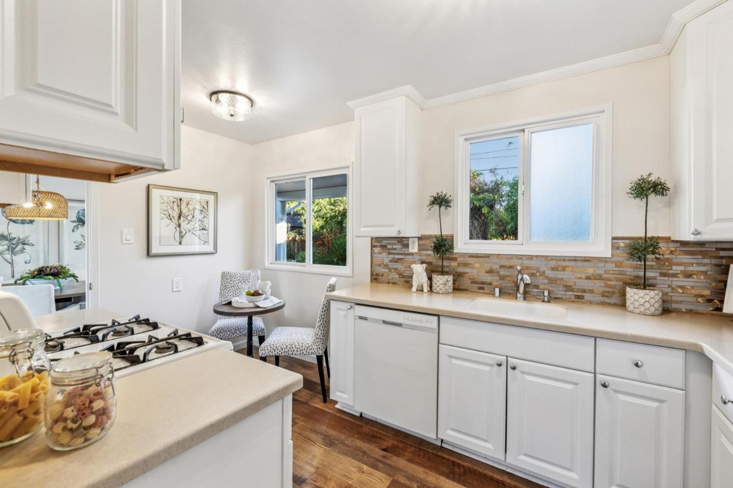 Detail Gallery Image 24 of 67 For 1708 Newbridge Ave, San Mateo,  CA 94401 - 2 Beds | 1 Baths