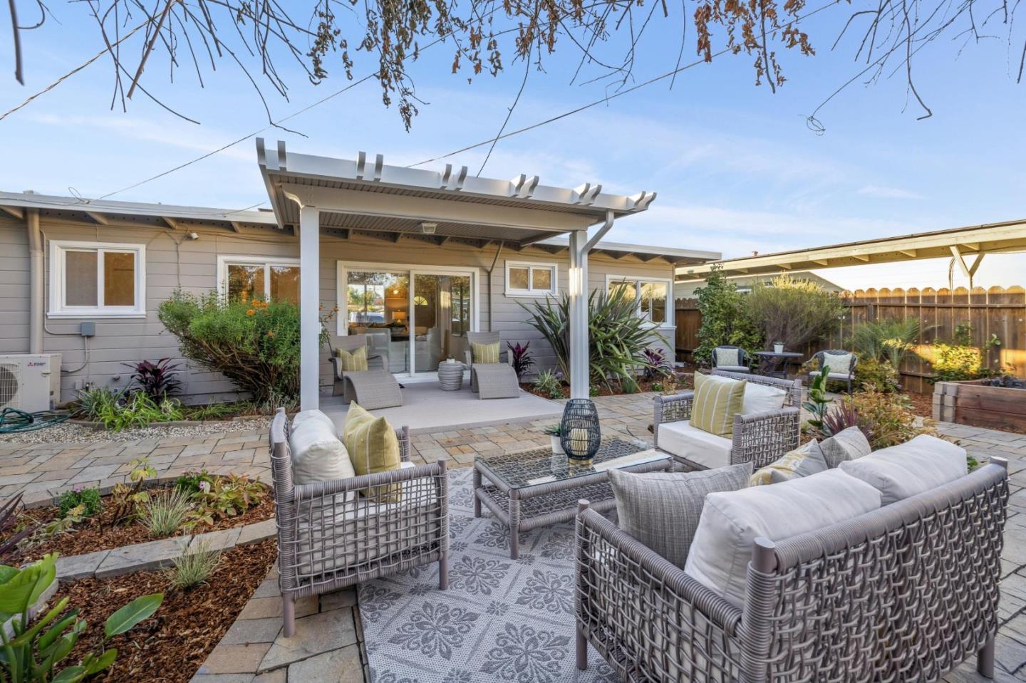 Detail Gallery Image 46 of 67 For 1708 Newbridge Ave, San Mateo,  CA 94401 - 2 Beds | 1 Baths