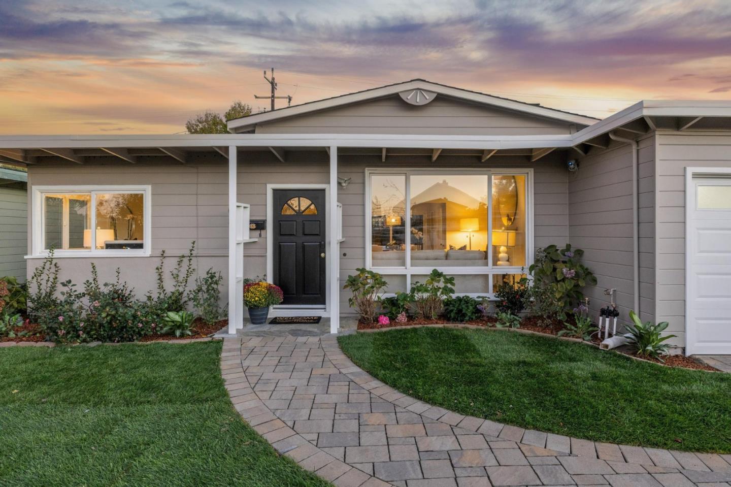 Detail Gallery Image 5 of 67 For 1708 Newbridge Ave, San Mateo,  CA 94401 - 2 Beds | 1 Baths