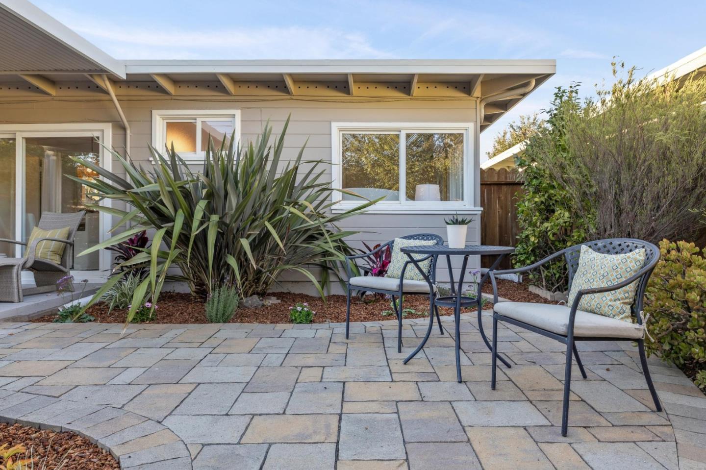 Detail Gallery Image 50 of 67 For 1708 Newbridge Ave, San Mateo,  CA 94401 - 2 Beds | 1 Baths