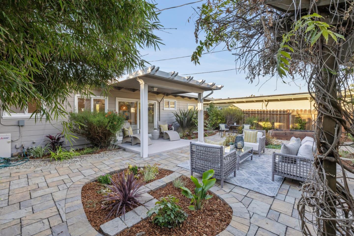 Detail Gallery Image 51 of 67 For 1708 Newbridge Ave, San Mateo,  CA 94401 - 2 Beds | 1 Baths