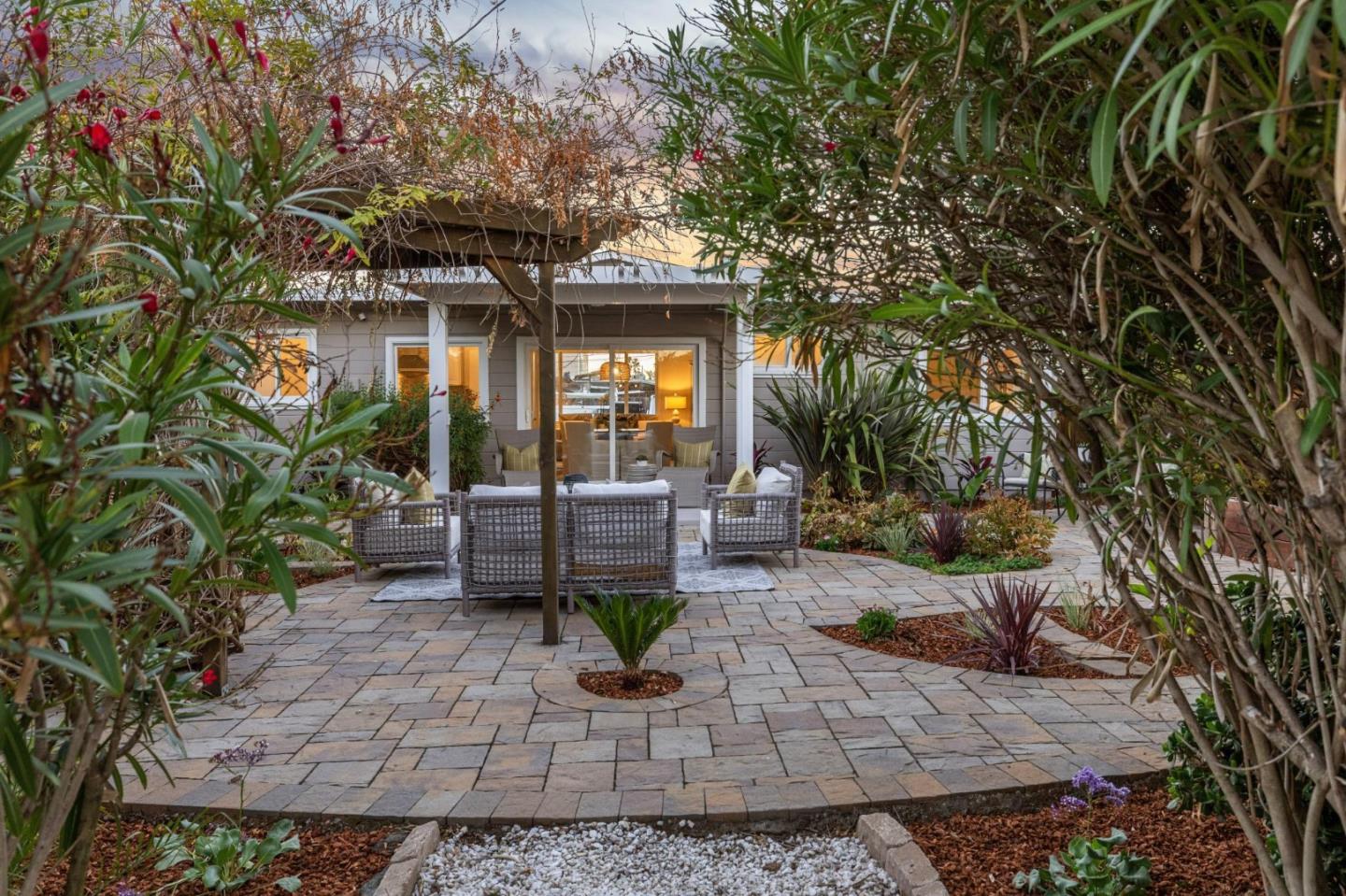 Detail Gallery Image 56 of 67 For 1708 Newbridge Ave, San Mateo,  CA 94401 - 2 Beds | 1 Baths