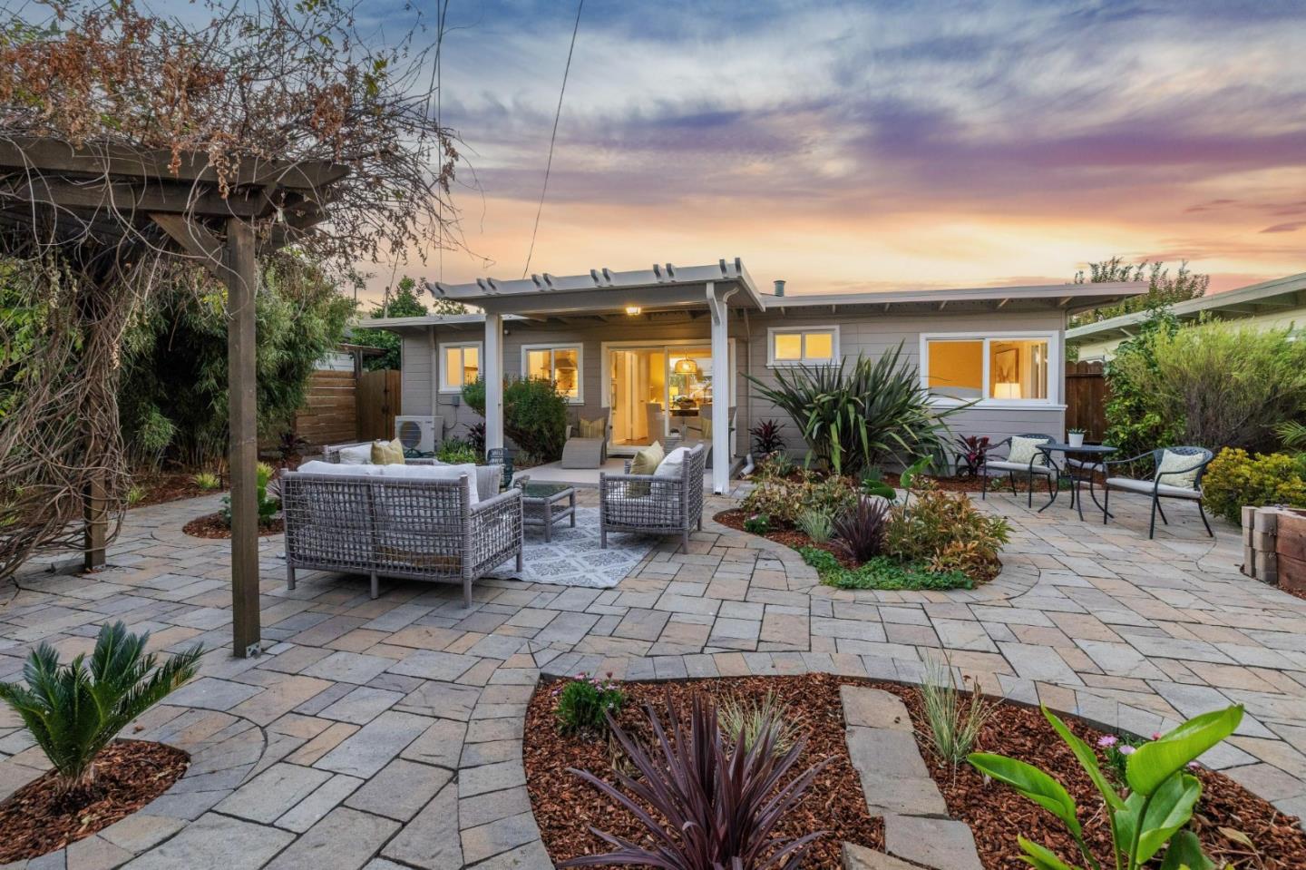 Detail Gallery Image 60 of 67 For 1708 Newbridge Ave, San Mateo,  CA 94401 - 2 Beds | 1 Baths