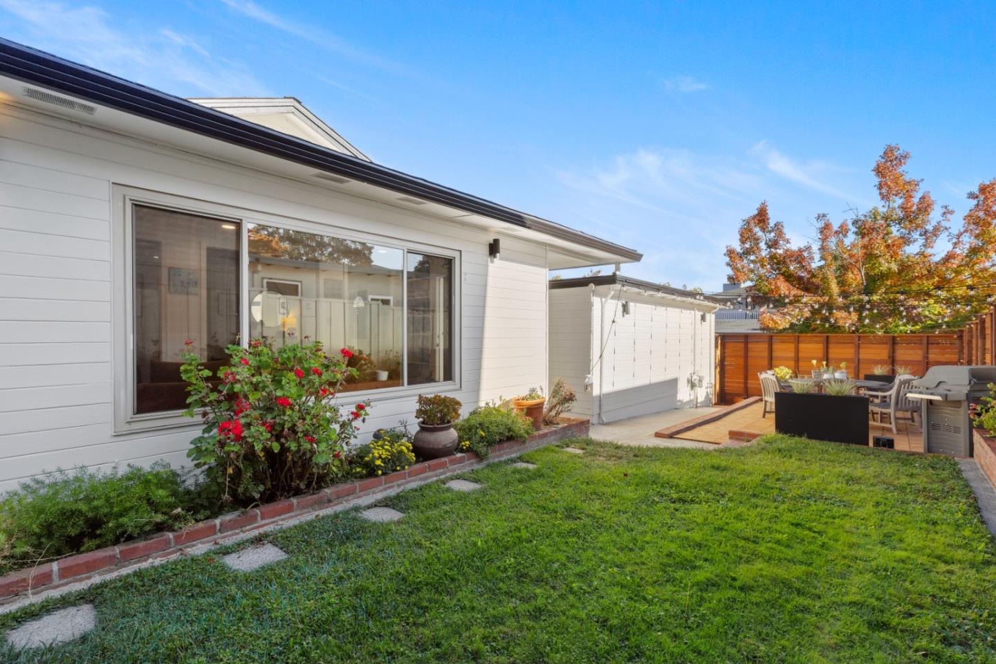 Detail Gallery Image 26 of 33 For 2504 Hastings Ave, Redwood City,  CA 94061 - 3 Beds | 1 Baths