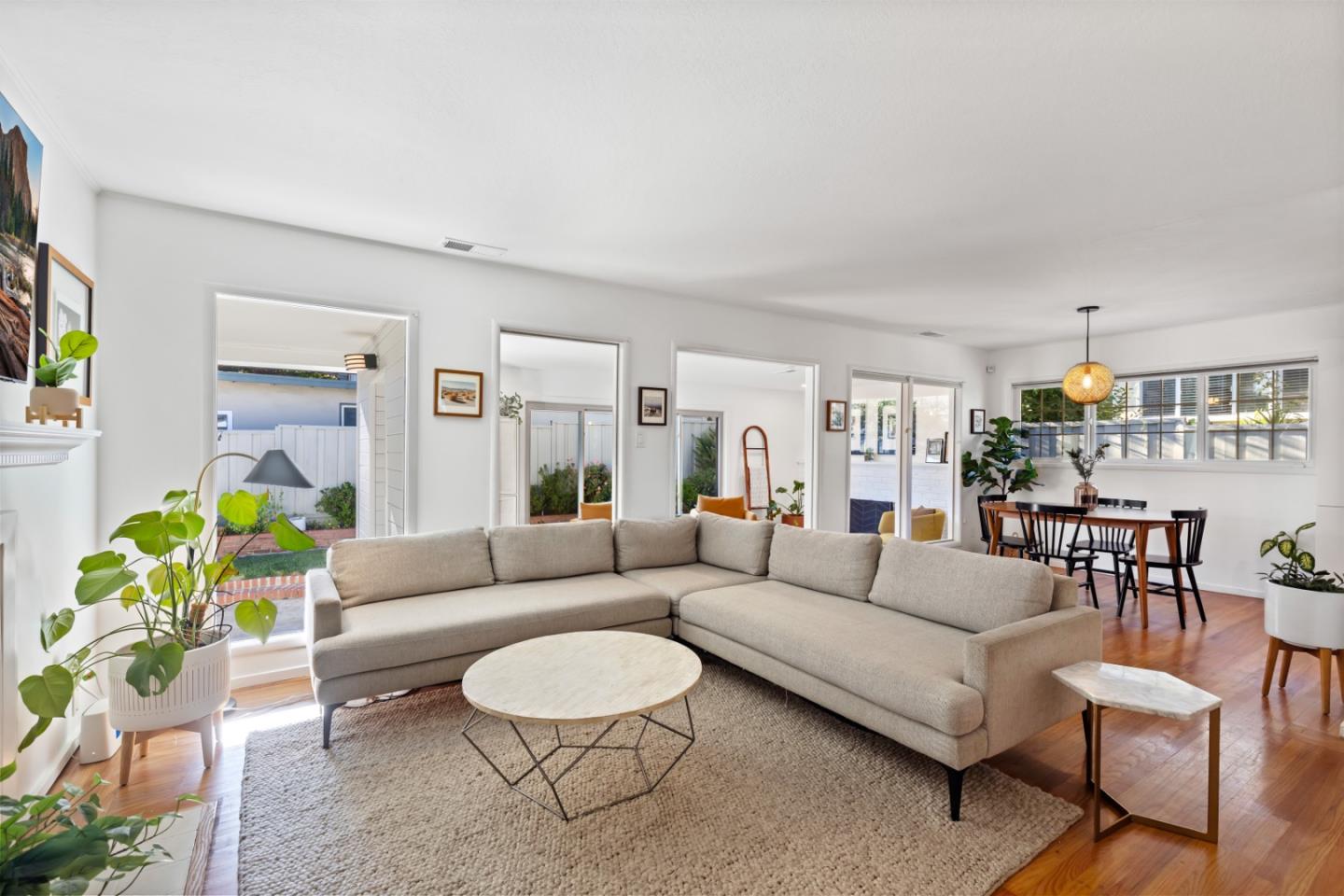 Detail Gallery Image 3 of 33 For 2504 Hastings Ave, Redwood City,  CA 94061 - 3 Beds | 1 Baths