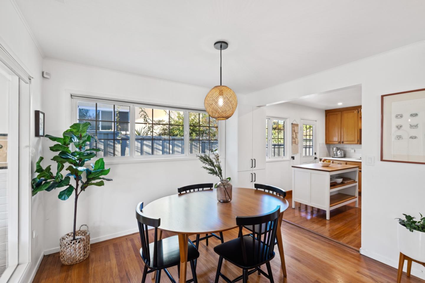 Detail Gallery Image 6 of 33 For 2504 Hastings Ave, Redwood City,  CA 94061 - 3 Beds | 1 Baths