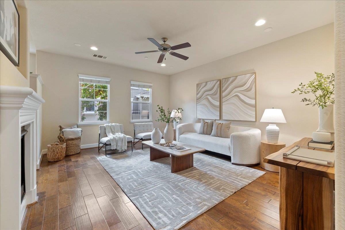 Detail Gallery Image 3 of 26 For 496 Kahlo St, Mountain View,  CA 94041 - 3 Beds | 3/1 Baths