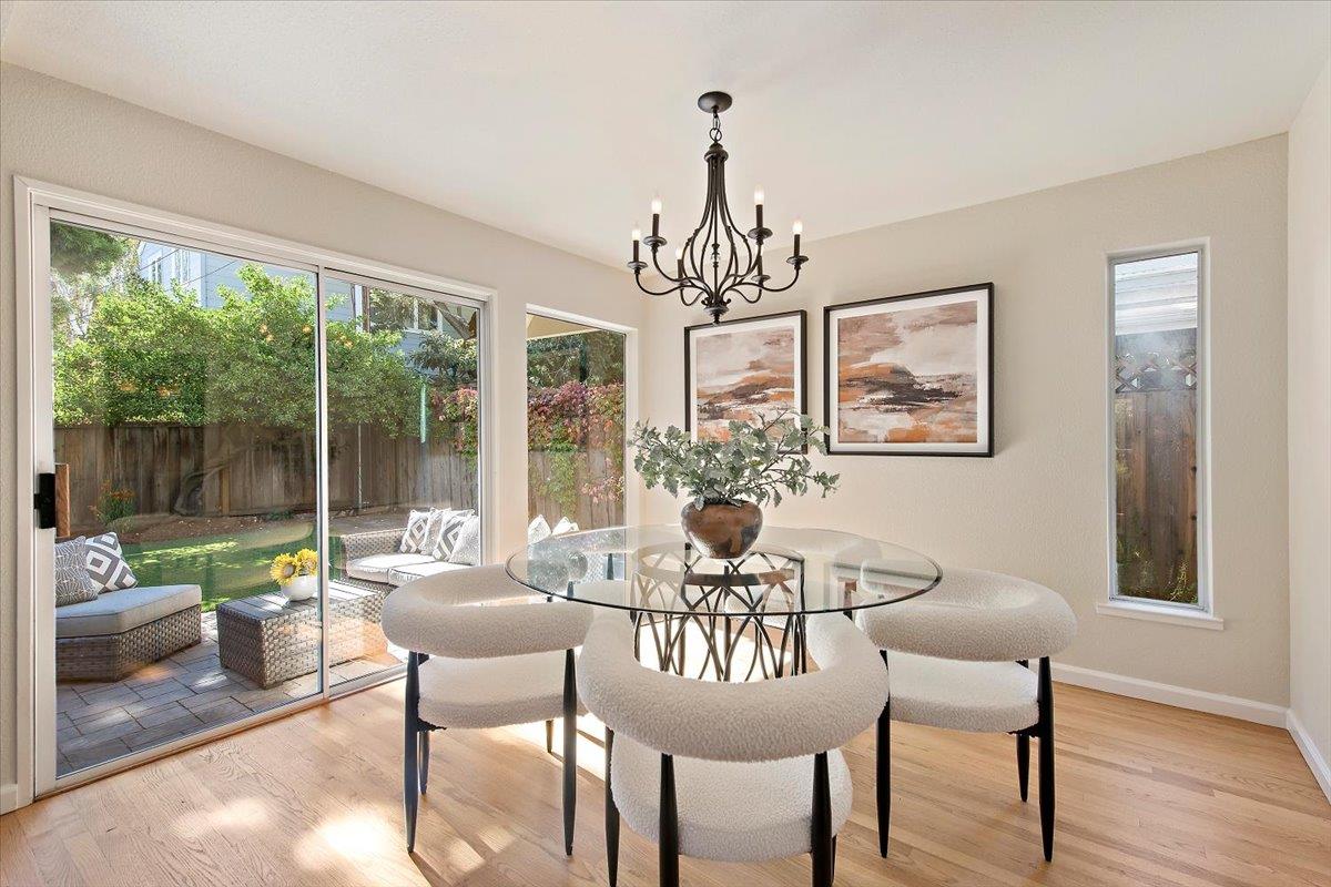 Detail Gallery Image 4 of 15 For 590 Ashton Ave, Palo Alto,  CA 94306 - 4 Beds | 2/1 Baths