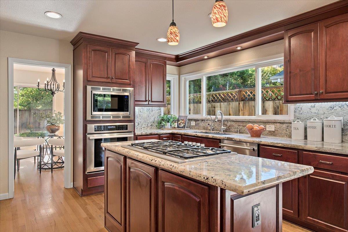 Detail Gallery Image 6 of 15 For 590 Ashton Ave, Palo Alto,  CA 94306 - 4 Beds | 2/1 Baths