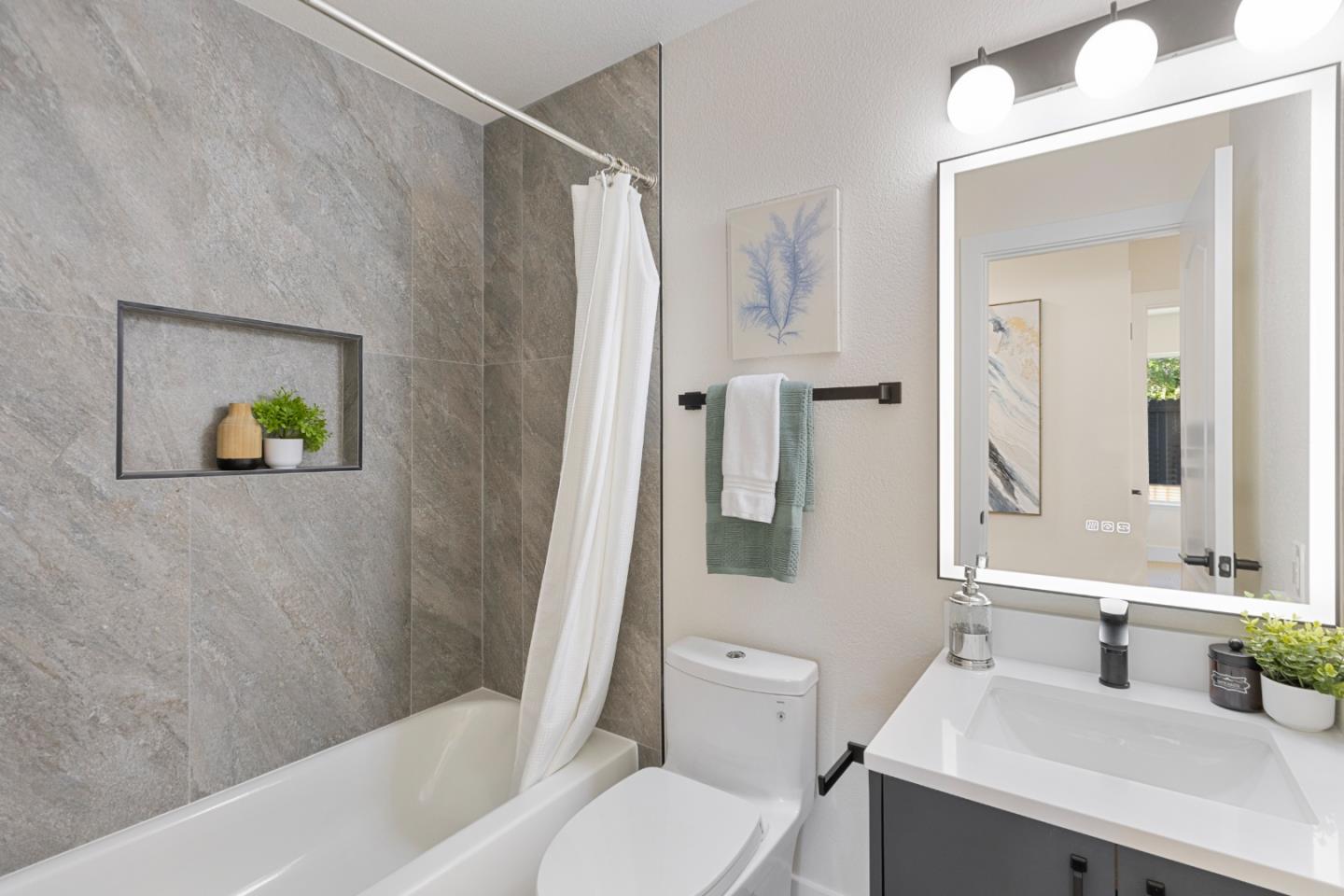 Detail Gallery Image 12 of 17 For 262 Checkers Dr, San Jose,  CA 95116 - 3 Beds | 2 Baths