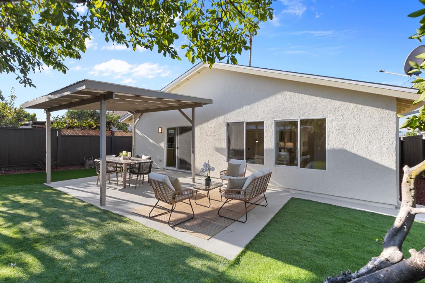 Detail Gallery Image 14 of 17 For 262 Checkers Dr, San Jose,  CA 95116 - 3 Beds | 2 Baths