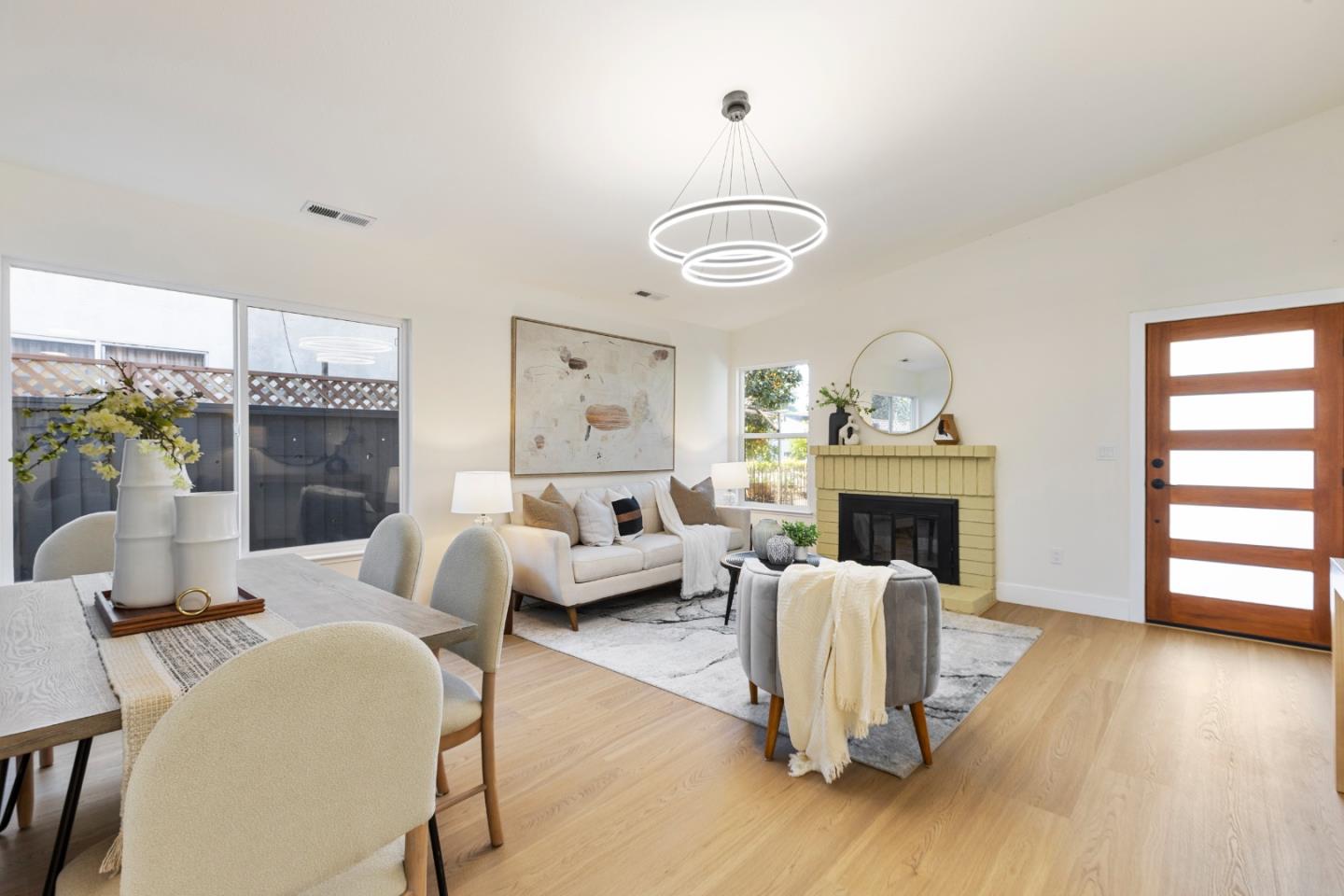 Detail Gallery Image 3 of 17 For 262 Checkers Dr, San Jose,  CA 95116 - 3 Beds | 2 Baths