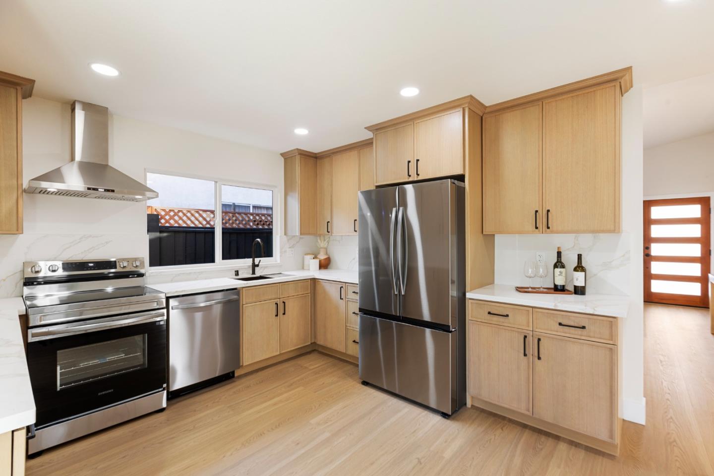 Detail Gallery Image 6 of 17 For 262 Checkers Dr, San Jose,  CA 95116 - 3 Beds | 2 Baths