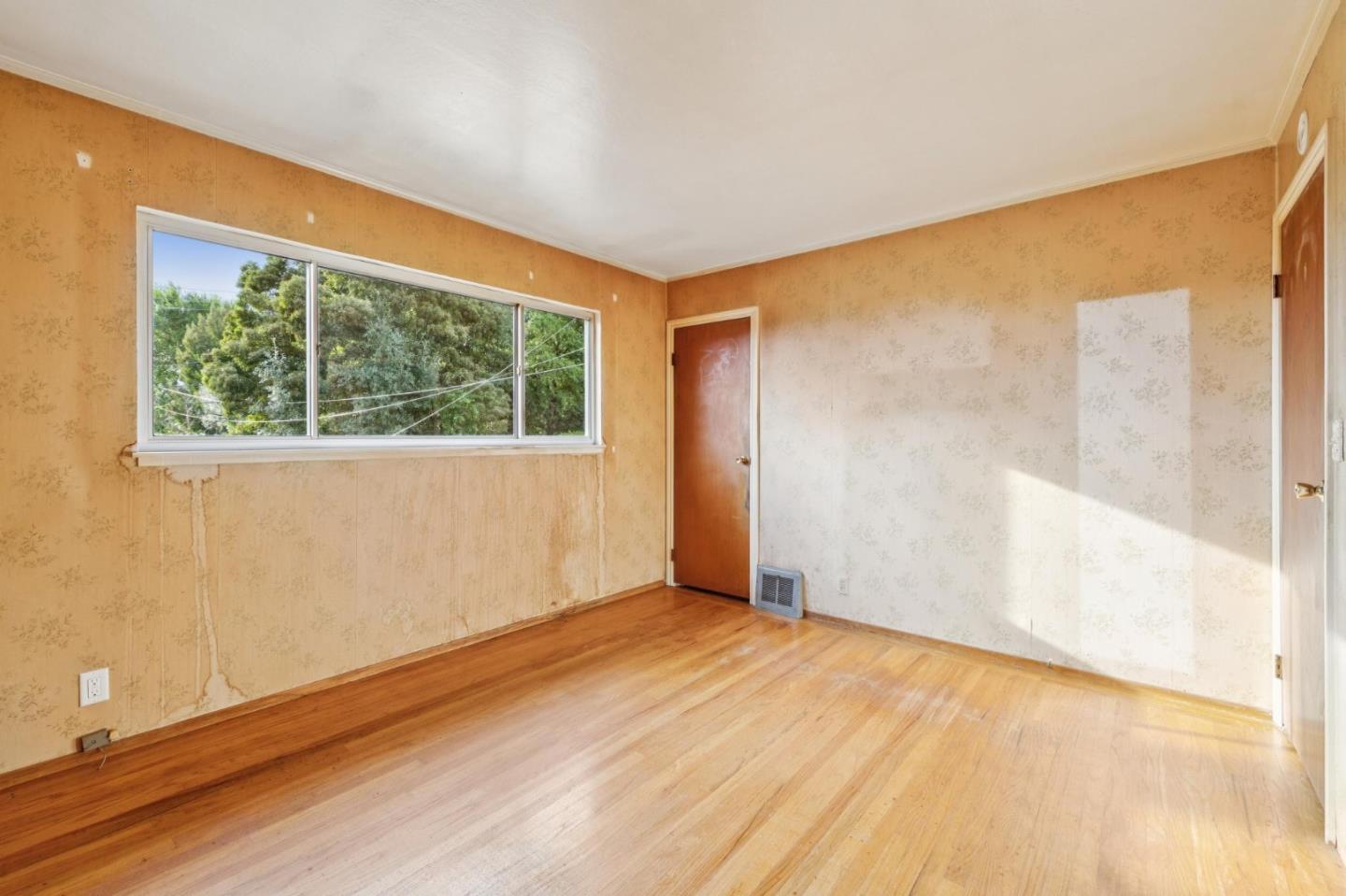 Detail Gallery Image 15 of 32 For 2651 Evergreen Dr, San Bruno,  CA 94066 - 3 Beds | 2 Baths