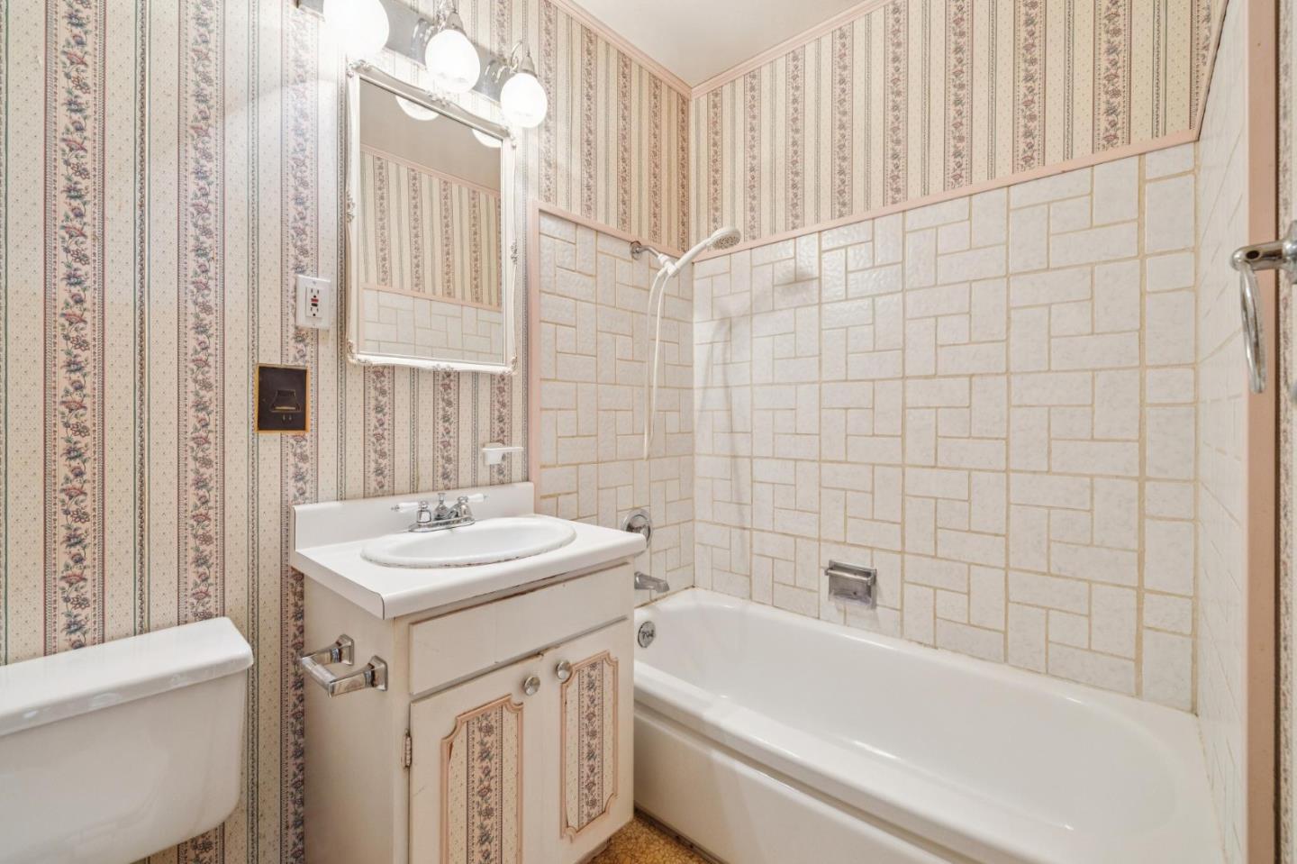 Detail Gallery Image 22 of 32 For 2651 Evergreen Dr, San Bruno,  CA 94066 - 3 Beds | 2 Baths