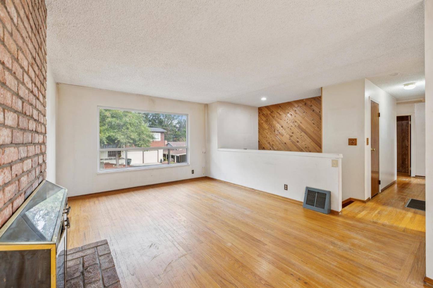 Detail Gallery Image 7 of 32 For 2651 Evergreen Dr, San Bruno,  CA 94066 - 3 Beds | 2 Baths