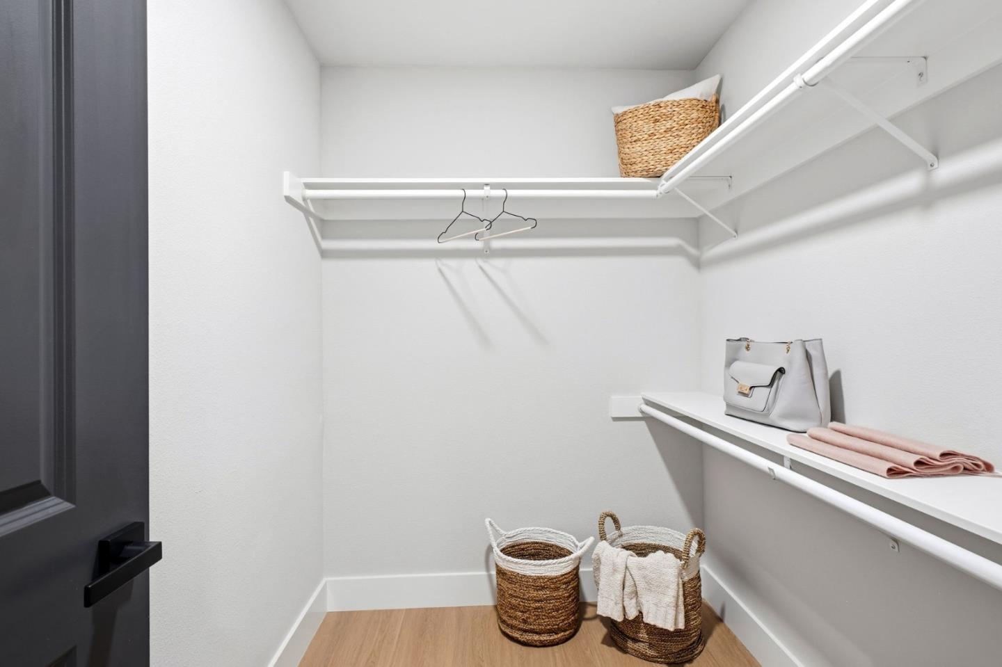 Detail Gallery Image 18 of 27 For 2474 Washington Ave, Redwood City,  CA 94061 - 4 Beds | 3/1 Baths