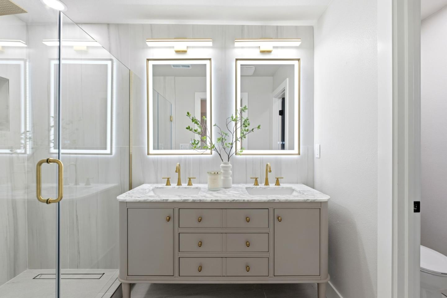 Detail Gallery Image 19 of 27 For 2474 Washington Ave, Redwood City,  CA 94061 - 4 Beds | 3/1 Baths