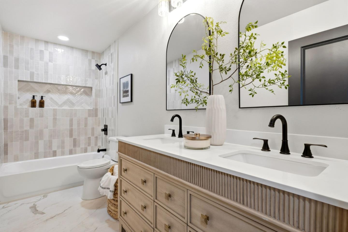 Detail Gallery Image 24 of 27 For 2474 Washington Ave, Redwood City,  CA 94061 - 4 Beds | 3/1 Baths