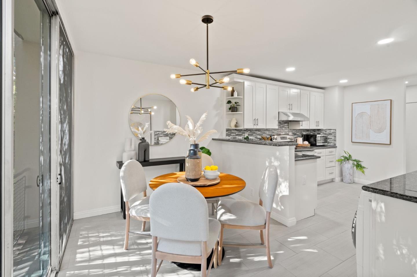 Detail Gallery Image 11 of 42 For 455 Grant Ave #8,  Palo Alto,  CA 94306 - 3 Beds | 2 Baths