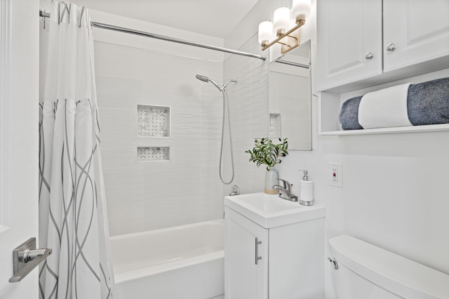Detail Gallery Image 21 of 42 For 455 Grant Ave #8,  Palo Alto,  CA 94306 - 3 Beds | 2 Baths