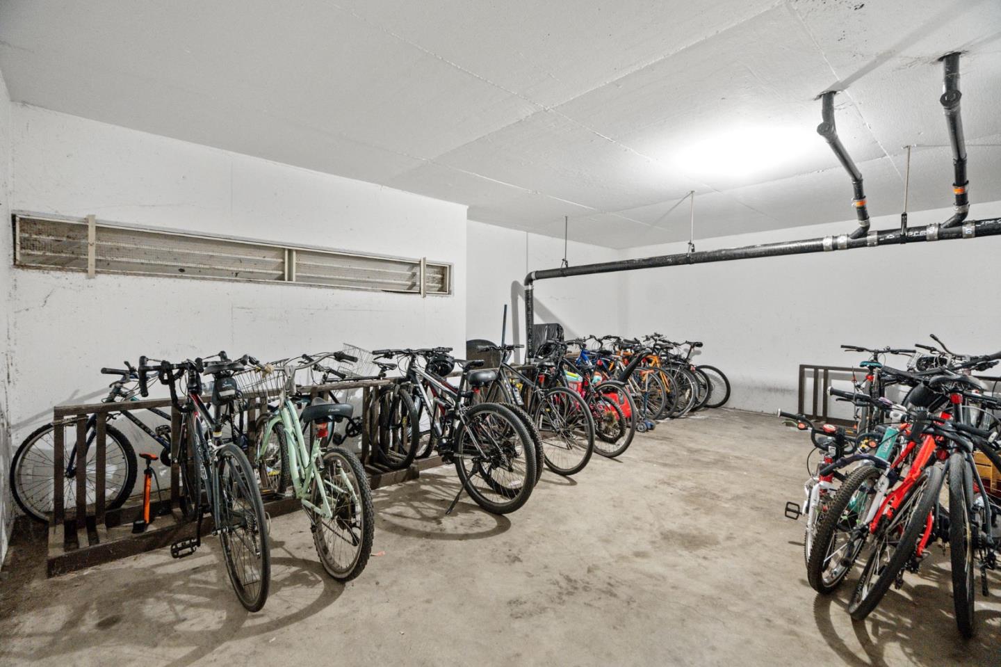 Detail Gallery Image 28 of 42 For 455 Grant Ave #8,  Palo Alto,  CA 94306 - 3 Beds | 2 Baths