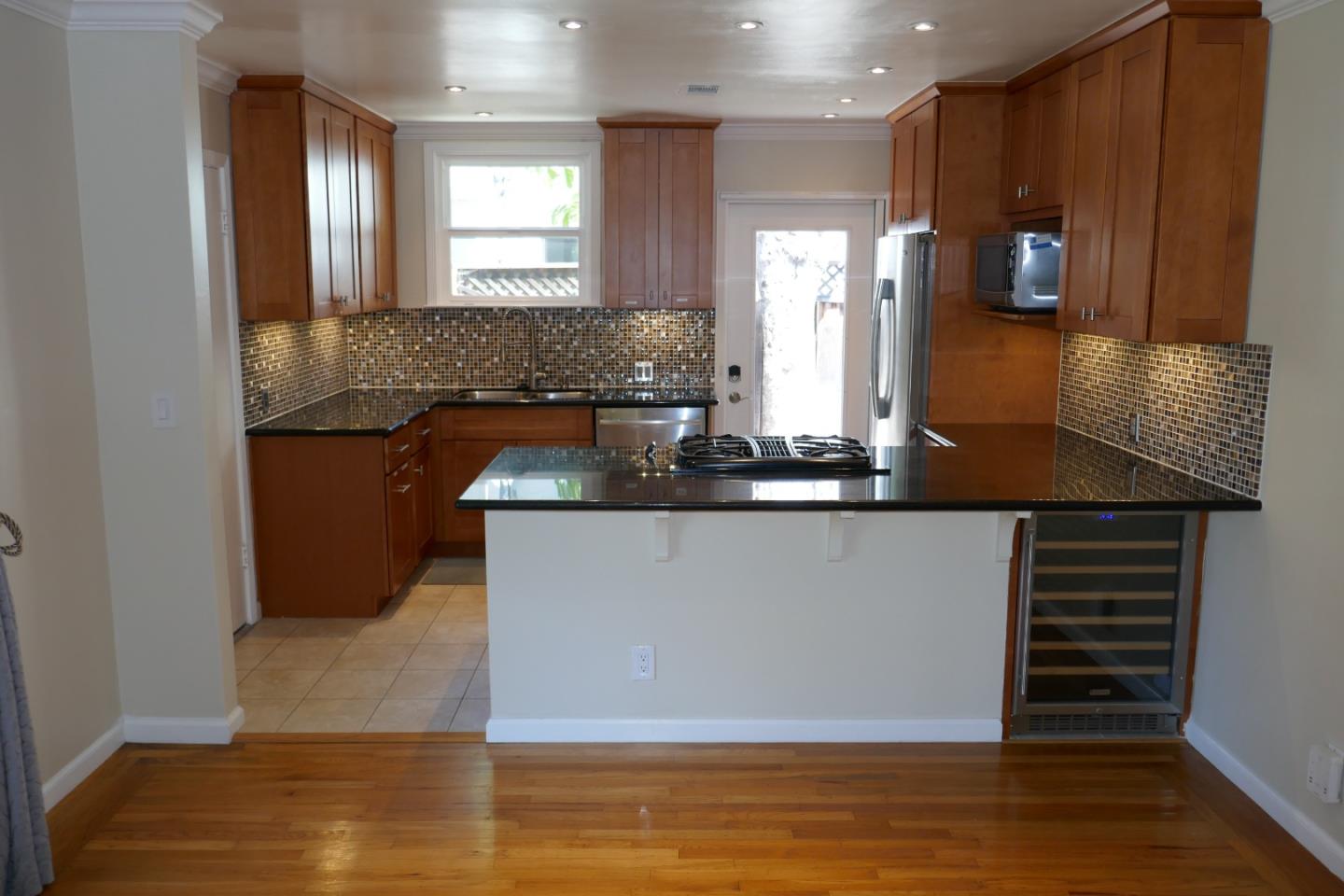 Detail Gallery Image 6 of 18 For 1252 Santa Paula Ave, San Jose,  CA 95110 - 2 Beds | 1 Baths