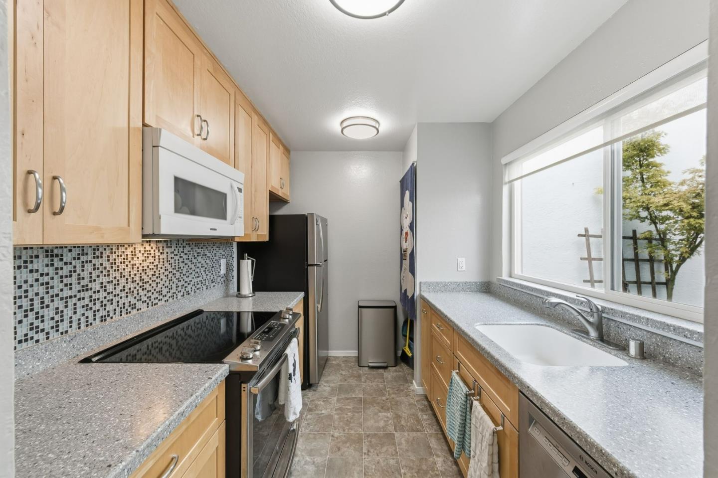 Detail Gallery Image 6 of 20 For 1919 Alameda De Las Pulgas #134,  San Mateo,  CA 94403 - 2 Beds | 2 Baths