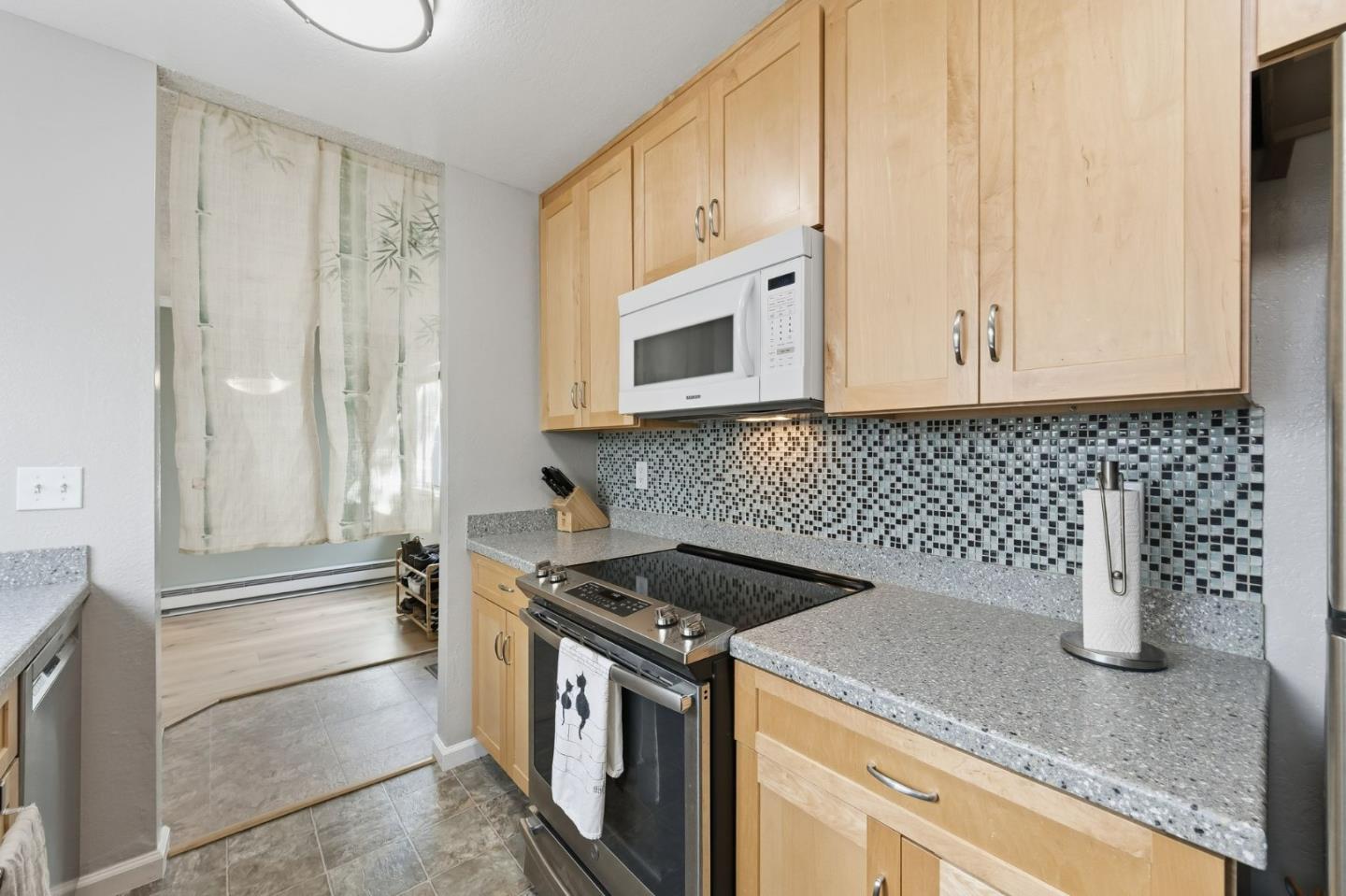 Detail Gallery Image 7 of 20 For 1919 Alameda De Las Pulgas #134,  San Mateo,  CA 94403 - 2 Beds | 2 Baths