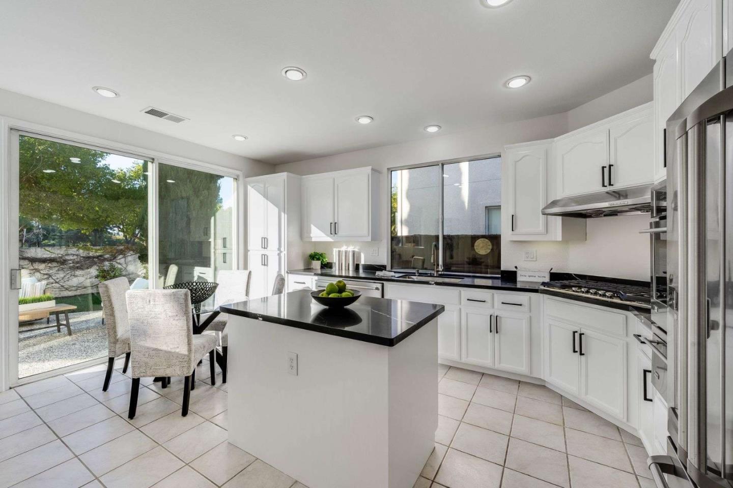 Detail Gallery Image 14 of 40 For 1296 Mayberry Ln, San Jose,  CA 95131 - 5 Beds | 3 Baths