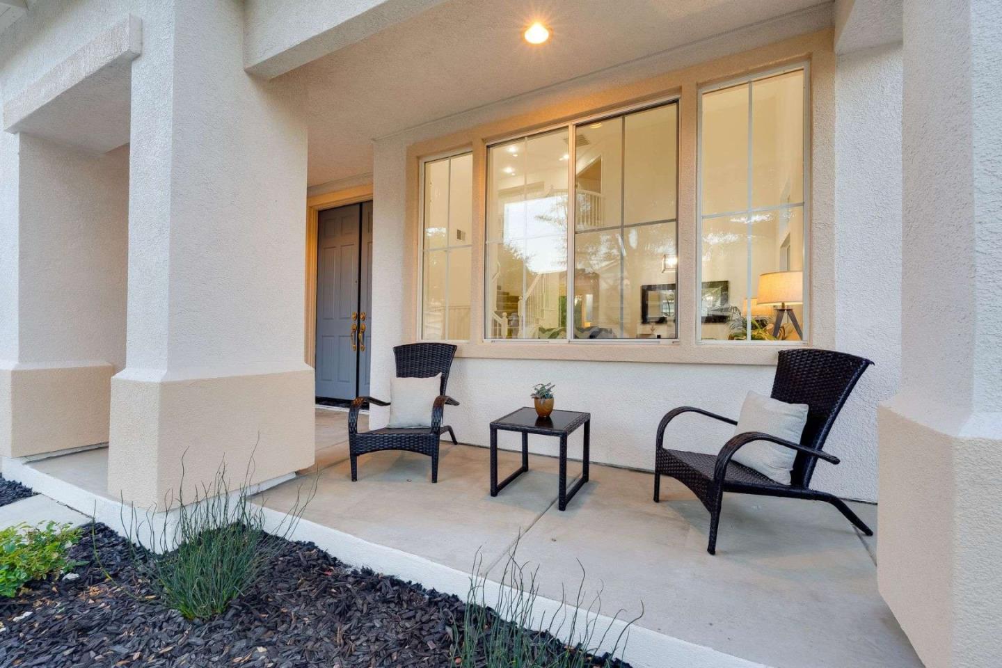 Detail Gallery Image 3 of 40 For 1296 Mayberry Ln, San Jose,  CA 95131 - 5 Beds | 3 Baths