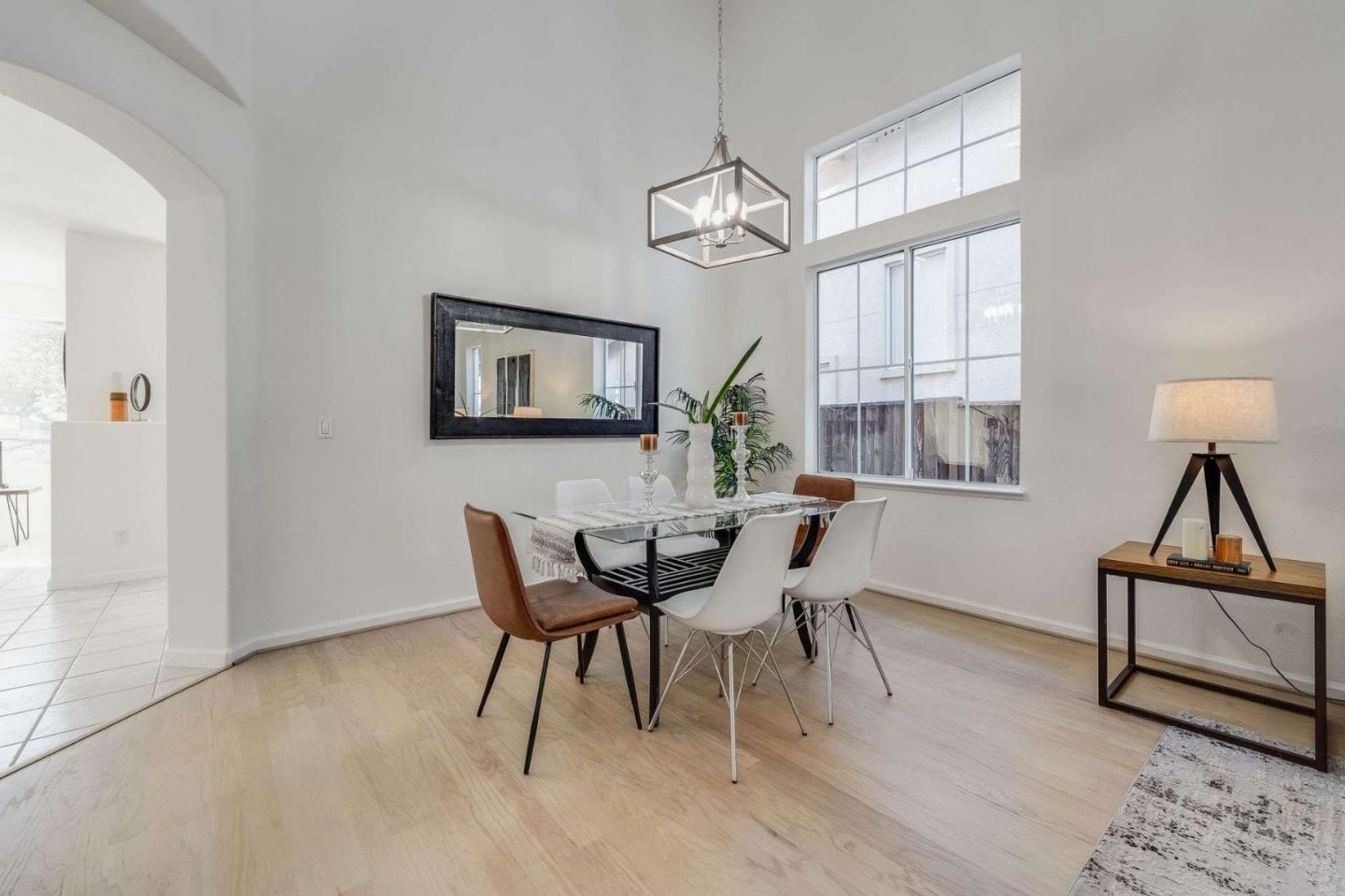 Detail Gallery Image 8 of 40 For 1296 Mayberry Ln, San Jose,  CA 95131 - 5 Beds | 3 Baths