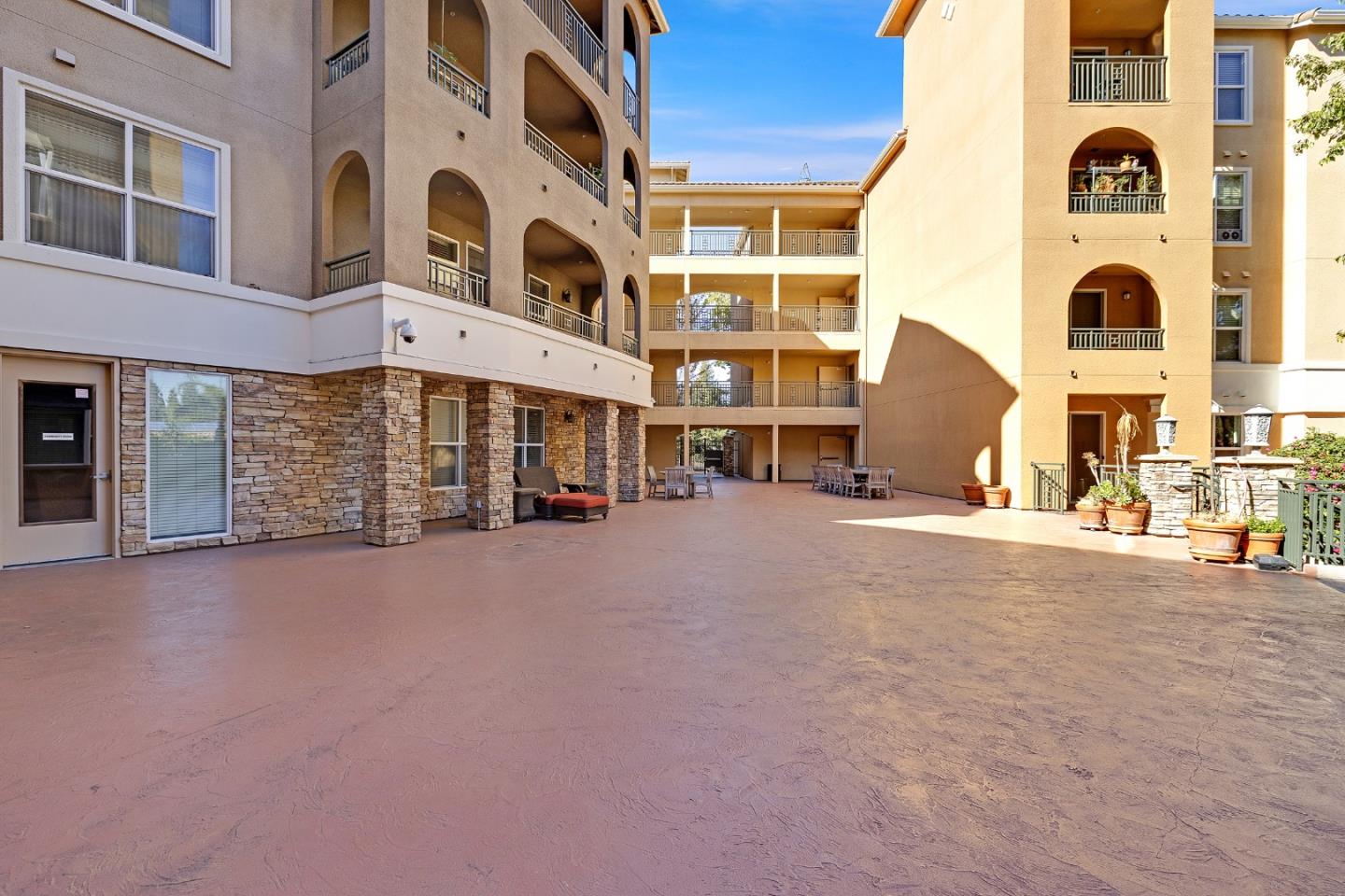 Detail Gallery Image 29 of 37 For 1445 Fruitdale Ave #126,  San Jose,  CA 95128 - 2 Beds | 2 Baths