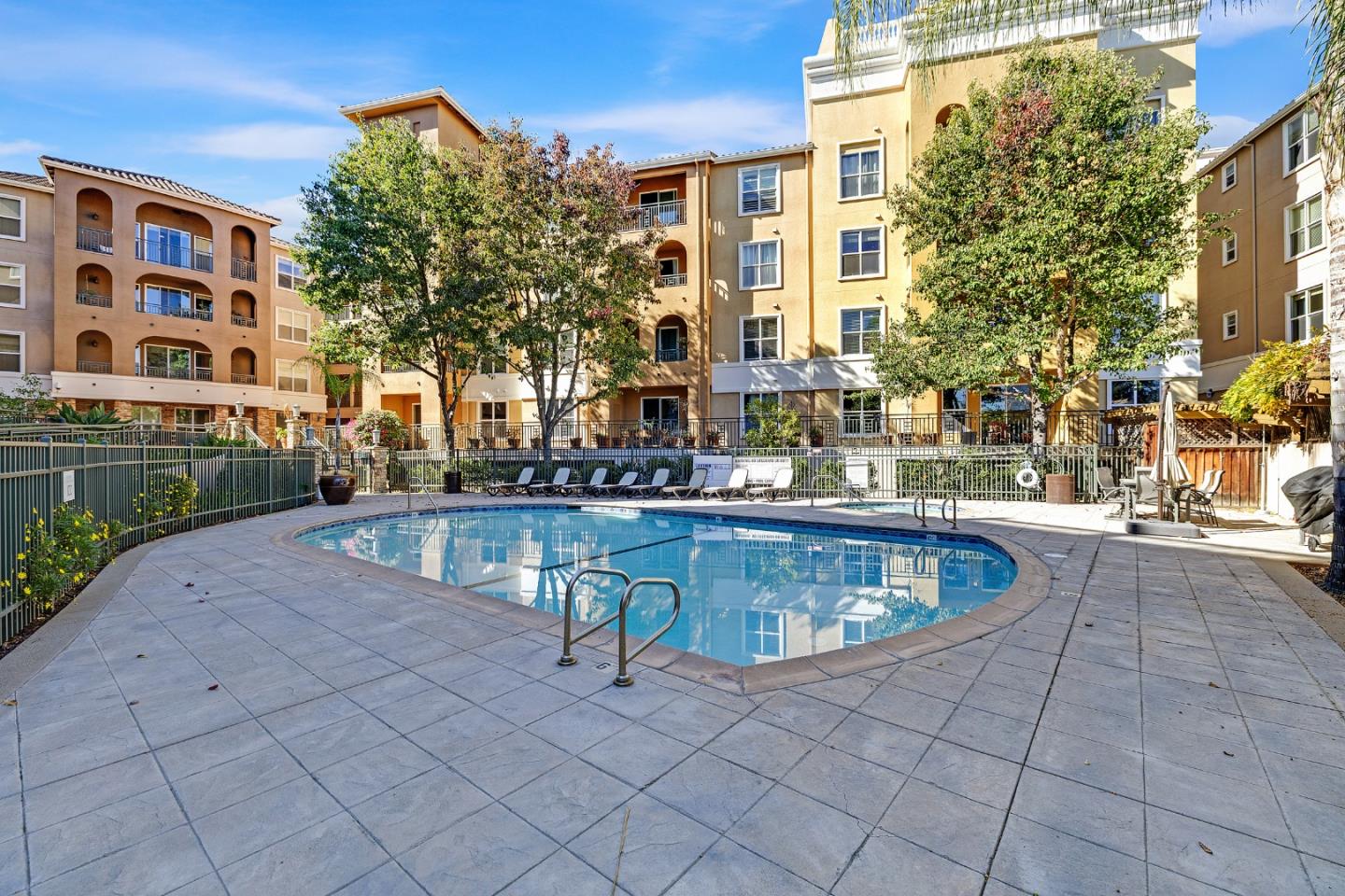 Detail Gallery Image 30 of 37 For 1445 Fruitdale Ave #126,  San Jose,  CA 95128 - 2 Beds | 2 Baths