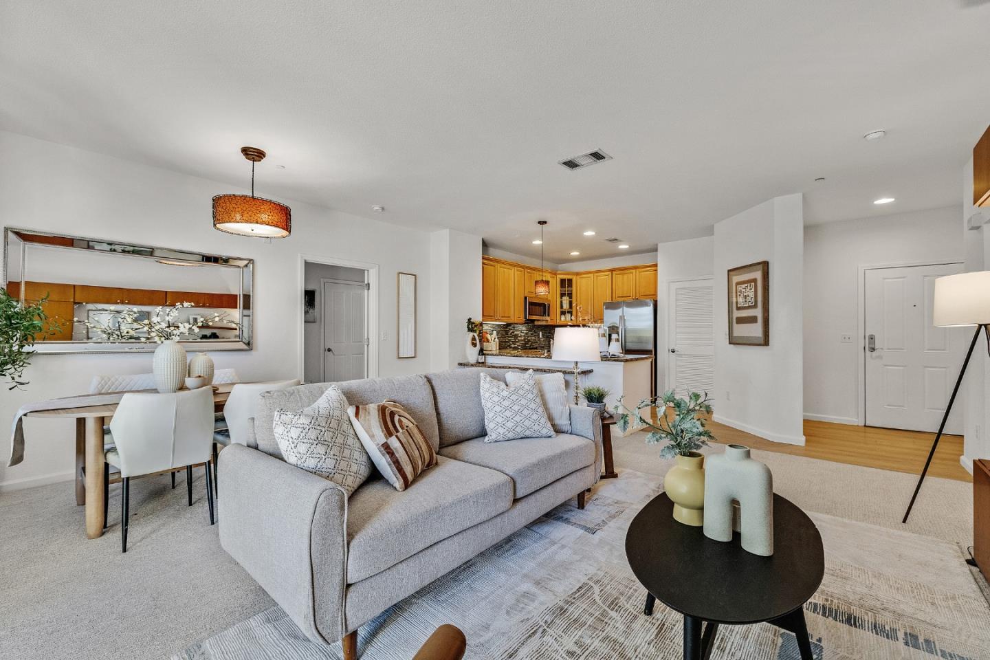 Detail Gallery Image 7 of 37 For 1445 Fruitdale Ave #126,  San Jose,  CA 95128 - 2 Beds | 2 Baths