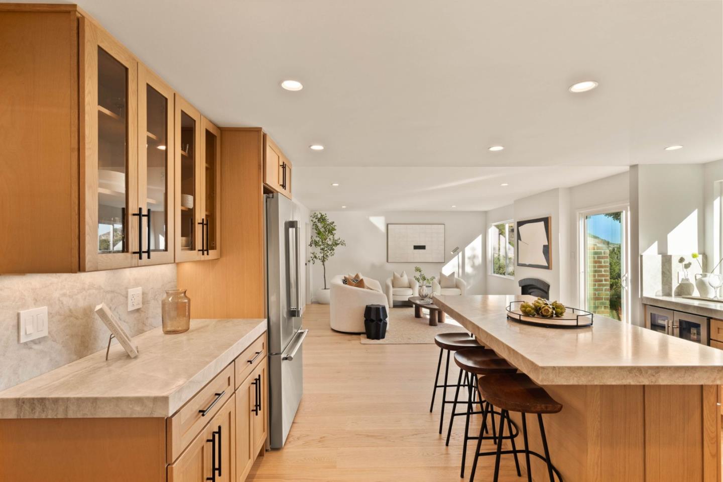 Detail Gallery Image 20 of 46 For 3470 La Mesa Dr, San Carlos,  CA 94070 - 6 Beds | 3 Baths