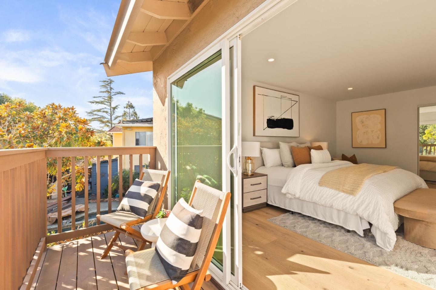 Detail Gallery Image 25 of 46 For 3470 La Mesa Dr, San Carlos,  CA 94070 - 6 Beds | 3 Baths