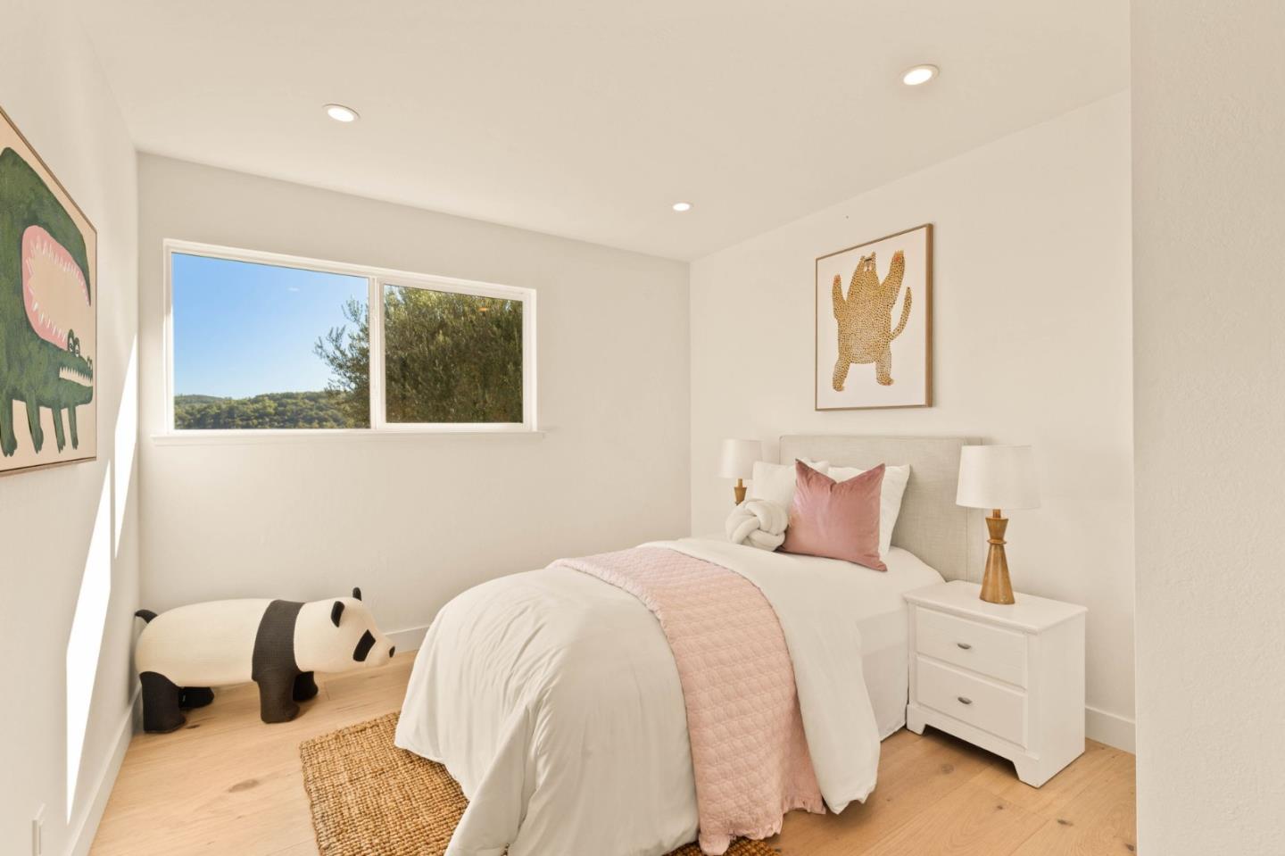 Detail Gallery Image 31 of 46 For 3470 La Mesa Dr, San Carlos,  CA 94070 - 6 Beds | 3 Baths