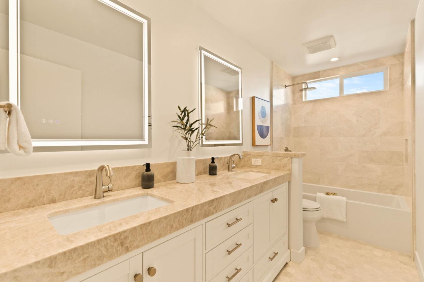 Detail Gallery Image 32 of 46 For 3470 La Mesa Dr, San Carlos,  CA 94070 - 6 Beds | 3 Baths